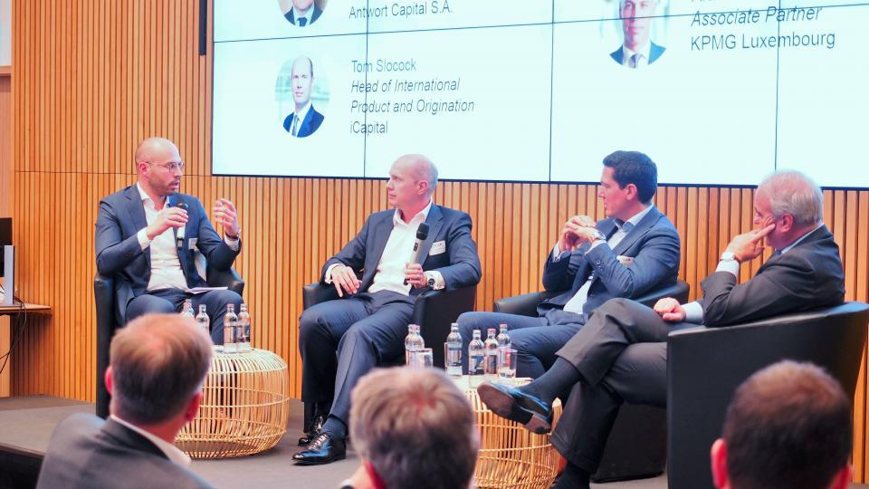 Van links naar rechts: moderator Alexandre hector, Tom Slocock, Manuel San Salvador, Olivier Dauman. Foto LPEA